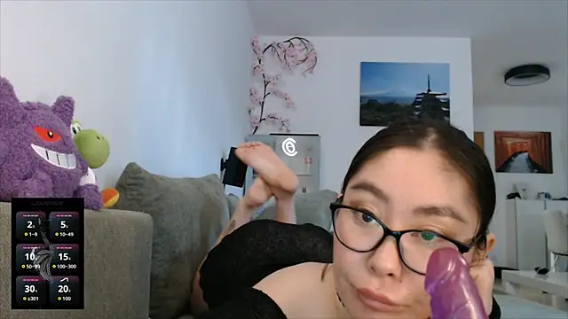 Kunimitsuu  online show from 10/15/25, 12:05