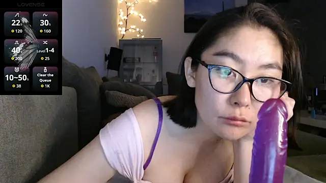 Kunimitsuu  online show from 10/18/25, 10:54