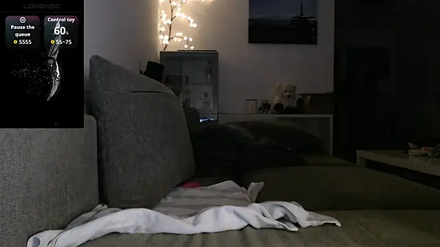 Kunimitsuu  online show from 10/21/25, 10:43