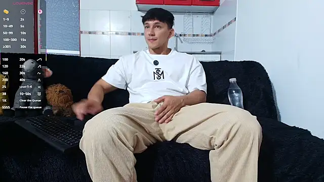 Snapshot of jacques_cardiet chatting on 04/23/26, 02:41 jacques cardiet online show from 04/23/26, 02:41