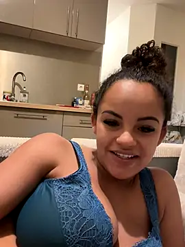 Snapshot of Lalionne58 chatting on 10/23/25, 06:17 Lalionne58 online show from 10/23/25, 06:17