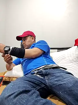 Snapshot of Potro23hotzen chatting on 11/11/25, 08:31 Potro23hotzen online show from 11/11/25, 08:31