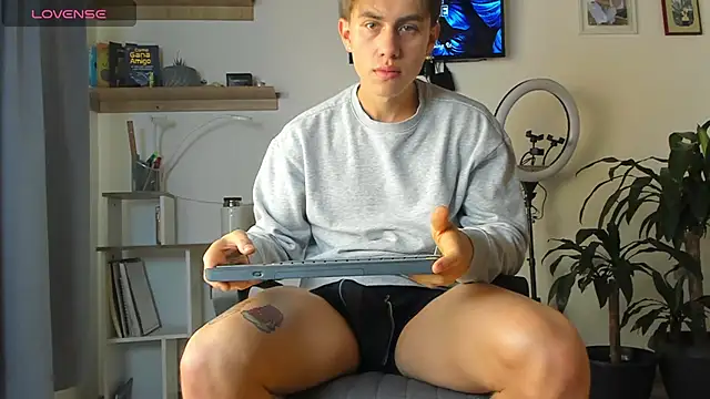 manucute 23  online show from 12/16/25, 03:06