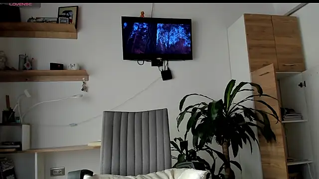Snapshot of manucute_23_ chatting on 06/15/26, 03:25 manucute 23 online show from 06/15/26, 03:25