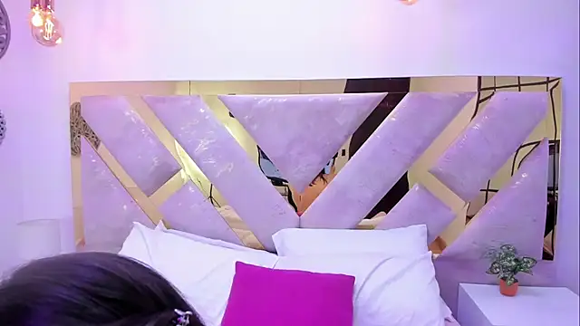 Snapshot of Oriana_Guzman chatting on 01/06/25, 01:30 Oriana Guzman online show from 01/06/25, 01:30