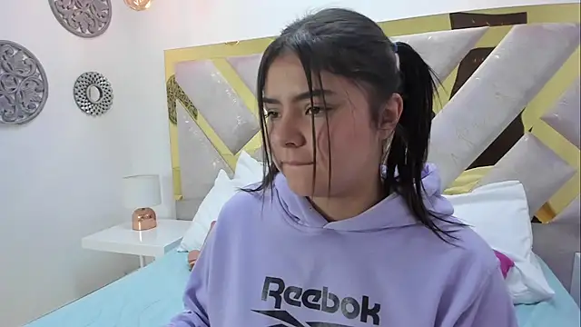 Snapshot of Oriana_Guzman chatting on 01/07/25, 05:42 Oriana Guzman online show from 01/07/25, 05:42