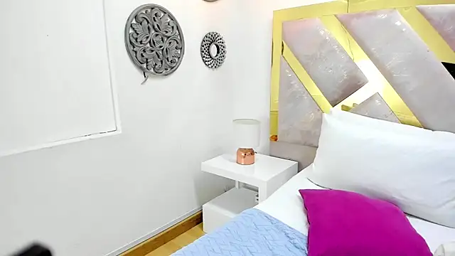 Snapshot of Oriana_Guzman chatting on 02/04/25, 06:27 Oriana Guzman online show from 02/04/25, 06:27