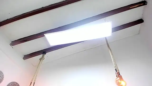 Snapshot of Oriana_Guzman chatting on 02/12/25, 12:44 Oriana Guzman online show from 02/12/25, 12:44