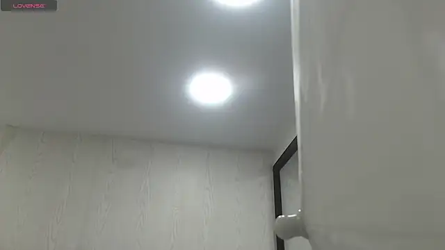 Snapshot of Oriana_Guzman chatting on 02/28/25, 11:03 Oriana Guzman online show from 02/28/25, 11:03