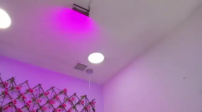 Snapshot of Oriana_Guzman chatting on 03/16/25, 05:07 Oriana Guzman online show from 03/16/25, 05:07