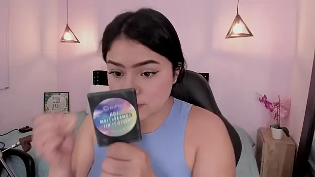 Snapshot of Oriana_Guzman chatting on 09/22/25, 11:29 Oriana Guzman online show from 09/22/25, 11:29