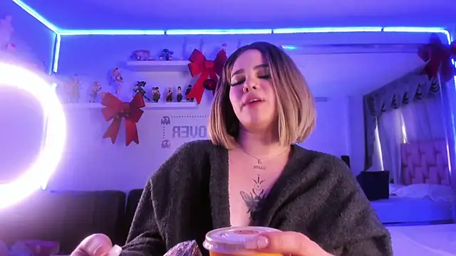 albaismynameX online show from 01/04/25, 03:17