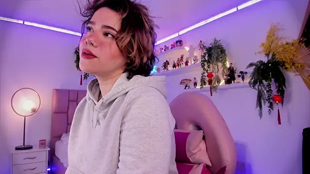 albaismynameX online show from 02/13/25, 12:11