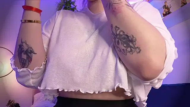 albaismynameX online show from 09/27/25, 12:10