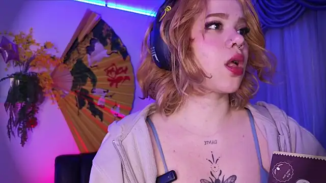 albaismynameX online show from 09/29/25, 12:10