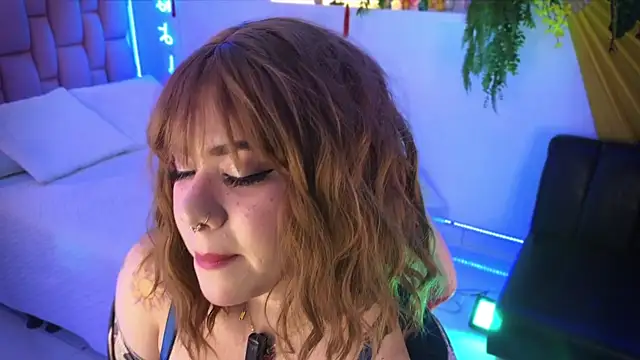 Snapshot of albaismynameX chatting on 12/01/25, 12:10 albaismynameX online show from 12/01/25, 12:10