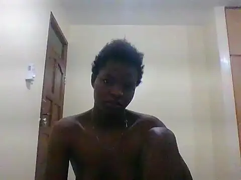 Snapshot of hotgal1112 chatting on 09/27/25, 01:43 hotgal1112 online show from 09/27/25, 01:43