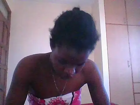 Snapshot of hotgal1112 chatting on 09/29/25, 11:48 hotgal1112 online show from 09/29/25, 11:48