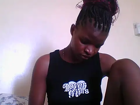 Snapshot of hotgal1112 chatting on 12/14/25, 09:03 hotgal1112 online show from 12/14/25, 09:03