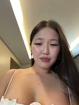 Aiko Yumi online show from 12/31/24, 11:42