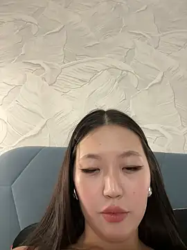 Aiko Yumi online show from 02/24/25, 04:58