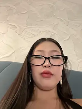 Aiko Yumi online show from 03/05/25, 06:56