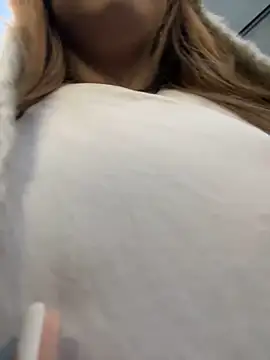 Aiko Yumi online show from 12/16/25, 12:54