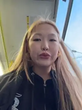 Snapshot of Aiko_Yumi chatting on 04/14/26, 04:57 Aiko Yumi online show from 04/14/26, 04:57