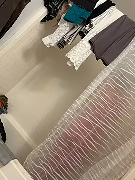 Snapshot of SexyB214 chatting on 12/25/24, 04:22 SexyB214 online show from 12/25/24, 04:22