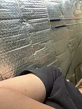 Snapshot of SexyB214 chatting on 12/25/24, 10:27 SexyB214 online show from 12/25/24, 10:27