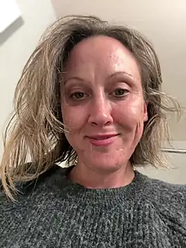 Snapshot of SexyB214 chatting on 12/30/24, 10:55 SexyB214 online show from 12/30/24, 10:55