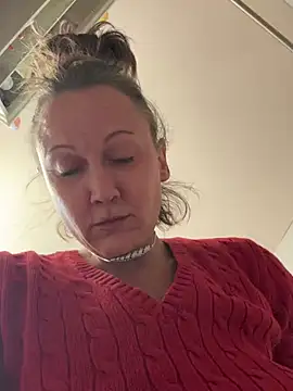 Snapshot of SexyB214 chatting on 01/02/25, 04:52 SexyB214 online show from 01/02/25, 04:52