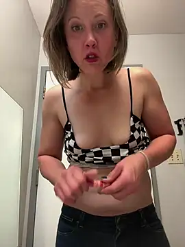 Snapshot of SexyB214 chatting on 01/07/25, 08:31 SexyB214 online show from 01/07/25, 08:31