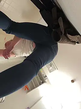 Snapshot of SexyB214 chatting on 01/08/25, 08:49 SexyB214 online show from 01/08/25, 08:49