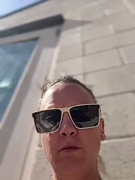 Snapshot of SexyB214 chatting on 02/19/25, 07:27 SexyB214 online show from 02/19/25, 07:27