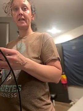 Snapshot of SexyB214 chatting on 10/11/25, 03:21 SexyB214 online show from 10/11/25, 03:21