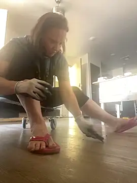 Snapshot of SexyB214 chatting on 10/21/25, 05:35 SexyB214 online show from 10/21/25, 05:35