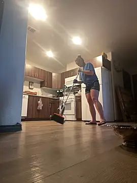 Snapshot of SexyB214 chatting on 10/30/25, 06:30 SexyB214 online show from 10/30/25, 06:30