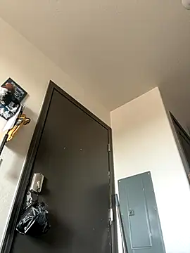 Snapshot of SexyB214 chatting on 11/03/25, 08:32 SexyB214 online show from 11/03/25, 08:32