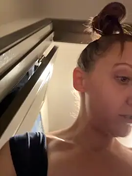 Snapshot of SexyB214 chatting on 11/05/25, 05:51 SexyB214 online show from 11/05/25, 05:51