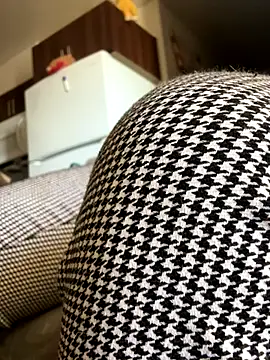 Snapshot of SexyB214 chatting on 11/06/25, 10:32 SexyB214 online show from 11/06/25, 10:32