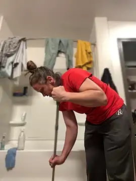 Snapshot of SexyB214 chatting on 11/11/25, 08:36 SexyB214 online show from 11/11/25, 08:36