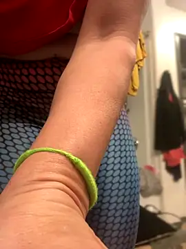 Snapshot of SexyB214 chatting on 11/20/25, 04:29 SexyB214 online show from 11/20/25, 04:29