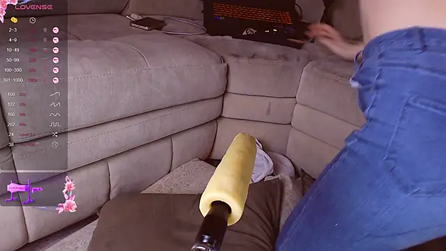 yourfox Alice online show from 01/13/25, 03:23