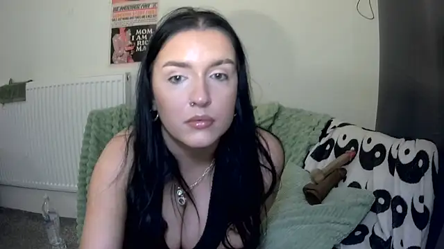 Snapshot of FckableAngel chatting on 04/21/26, 01:29 FckableAngel online show from 04/21/26, 01:29