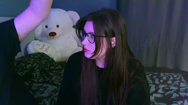 Snapshot of sasaykyra chatting on 03/17/26, 03:04 sasaykyra online show from 03/17/26, 03:04