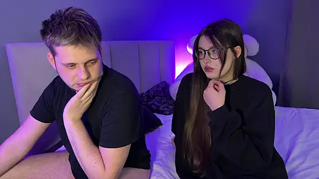 Snapshot of sasaykyra chatting on 04/18/26, 11:27 sasaykyra online show from 04/18/26, 11:27