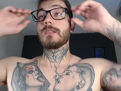 clark r online show from 09/10/25, 12:43