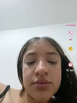 Snapshot of Alicia_ALICIA chatting on 05/18/26, 04:07 Alicia ALICIA online show from 05/18/26, 04:07