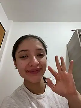 Snapshot of Alicia_ALICIA chatting on 05/22/26, 04:34 Alicia ALICIA online show from 05/22/26, 04:34